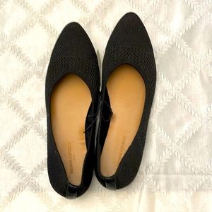 Black flats NWT banana republic